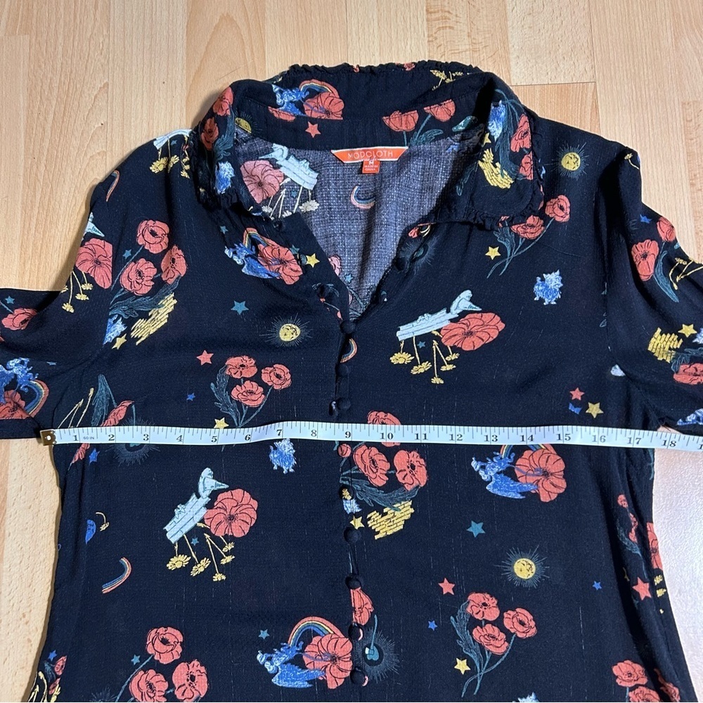 Modcloth Classic Captivation Wizard of Oz Print Button Down Blouse Medium - Picture 8 of 9